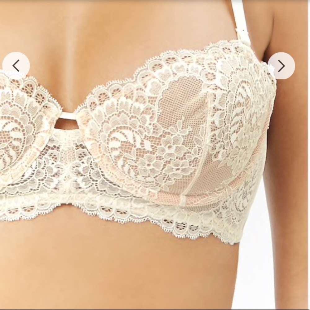 Sheer lace bra - Picture 3 of 4